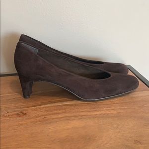 STUART WEITZMAN Brown Suede Block Heels